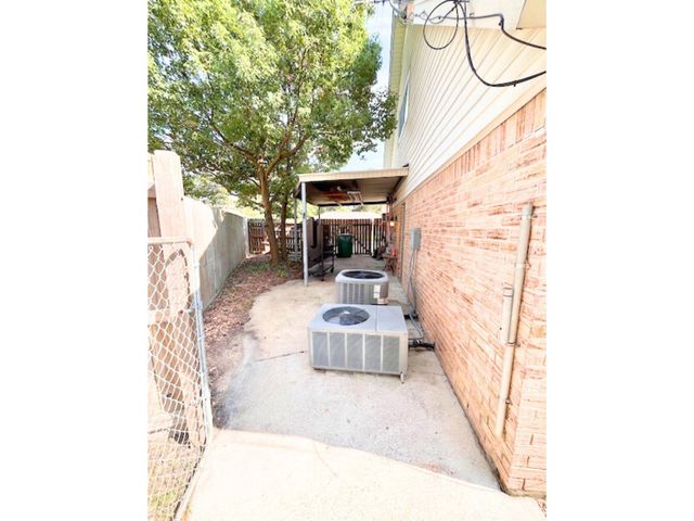 4604 Oak Valley Drive, Orange, TX 77632