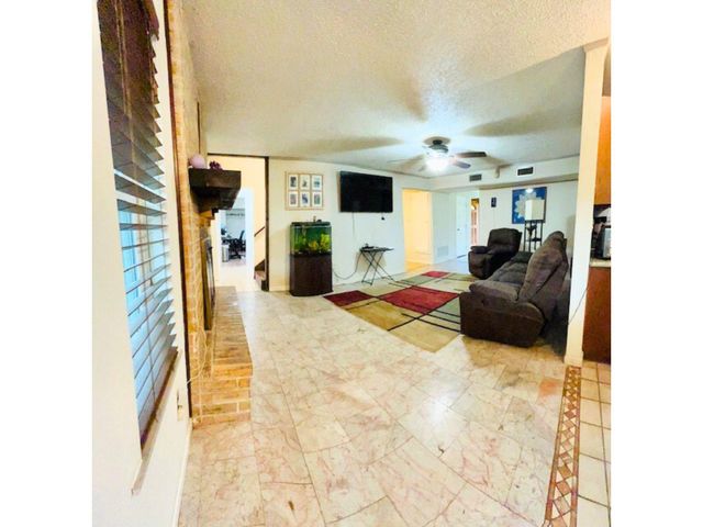 4604 Oak Valley Drive, Orange, TX 77632