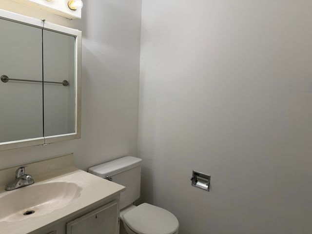164 S Waters Edge Drive 201, Glendale Heights, IL 60139