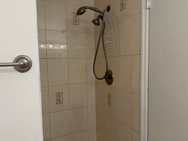 164 S Waters Edge Drive 201, Glendale Heights, IL 60139