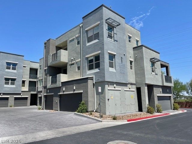 11238 Essence Point 210, Las Vegas, NV 89135