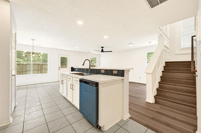 146 S Walden Elms Circle, Spring, TX 77382