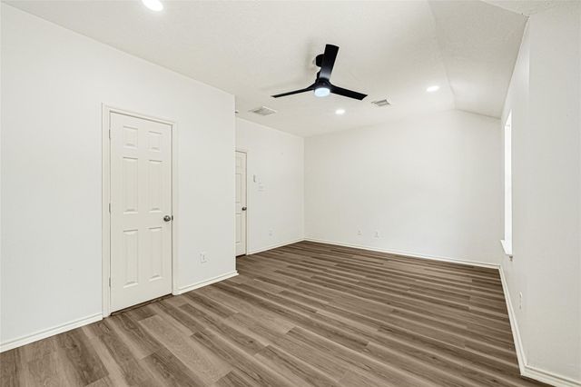 146 S Walden Elms Circle, Spring, TX 77382