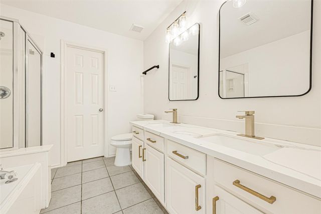 146 S Walden Elms Circle, Spring, TX 77382