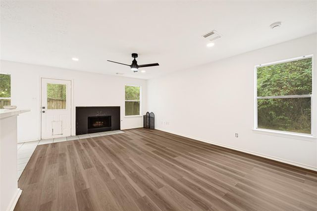 146 S Walden Elms Circle, Spring, TX 77382