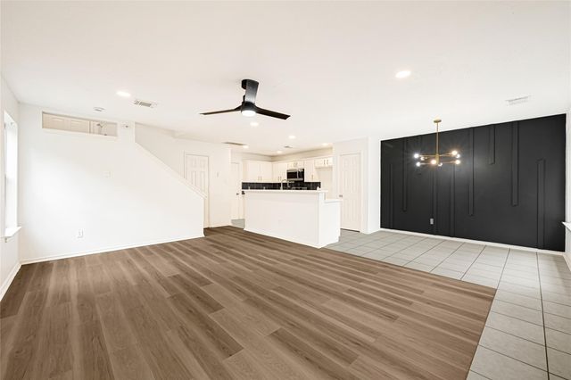 146 S Walden Elms Circle, Spring, TX 77382