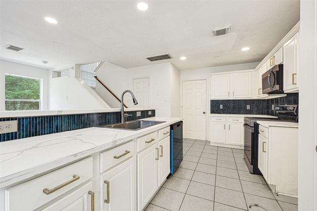 146 S Walden Elms Circle, Spring, TX 77382