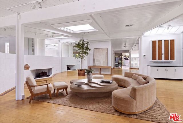 738 Hanley Avenue, Los Angeles, CA 90049
