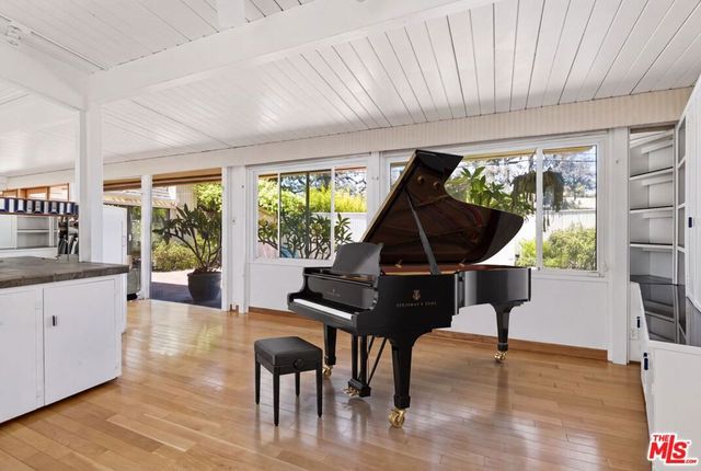 738 Hanley Avenue, Los Angeles, CA 90049