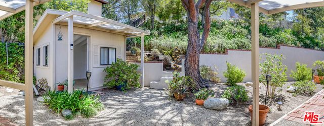 738 Hanley Avenue, Los Angeles, CA 90049