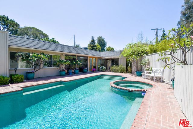 738 Hanley Avenue, Los Angeles, CA 90049