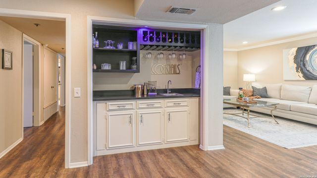 7500 Callaghan Rd Apt 236, San Antonio, TX 78229