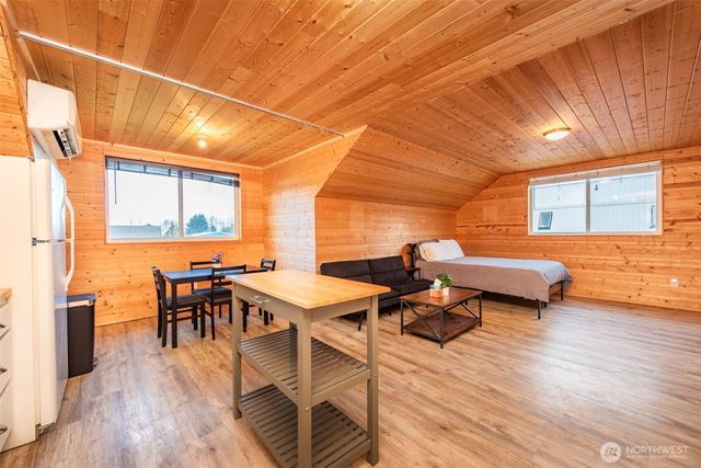 132 Milky Way, Sequim, WA 98382