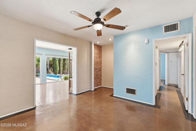 3813 E Calle De Soto, Tucson, AZ 85716