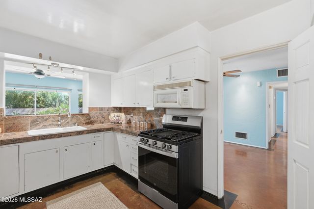 3813 E Calle De Soto, Tucson, AZ 85716