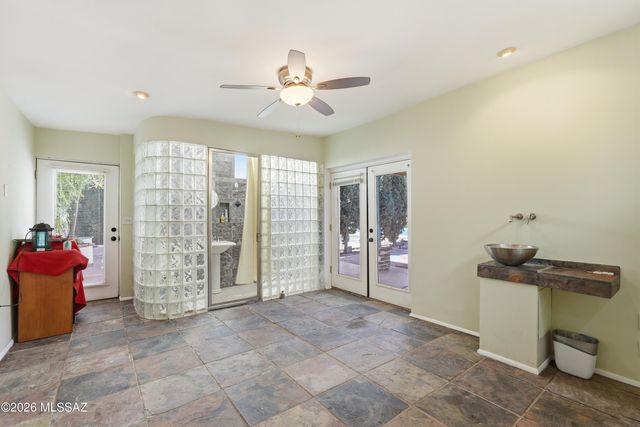 3813 E Calle De Soto, Tucson, AZ 85716