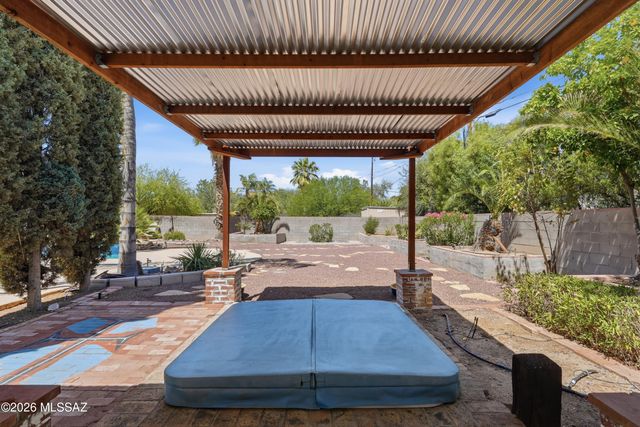 3813 E Calle De Soto, Tucson, AZ 85716