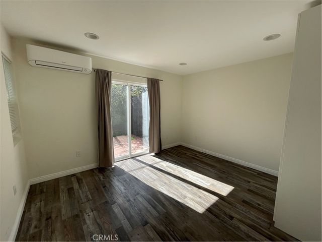 22018 Martinez St, Woodland Hills, CA 91364