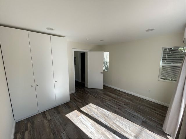 22018 Martinez St, Woodland Hills, CA 91364