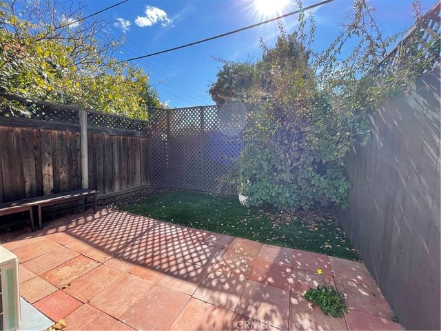 22018 Martinez St, Woodland Hills, CA 91364