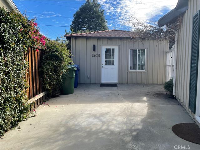 22018 Martinez St, Woodland Hills, CA 91364