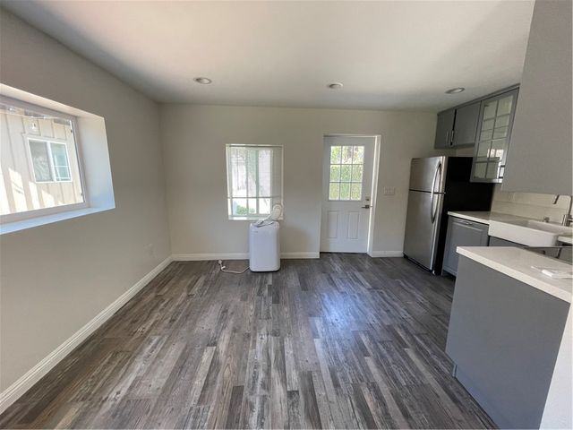 22018 Martinez St, Woodland Hills, CA 91364