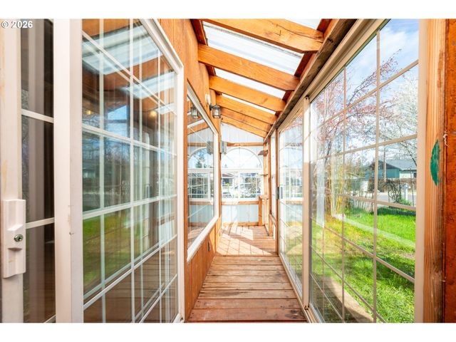 2745 W JAY Ave, Roseburg, OR 97471