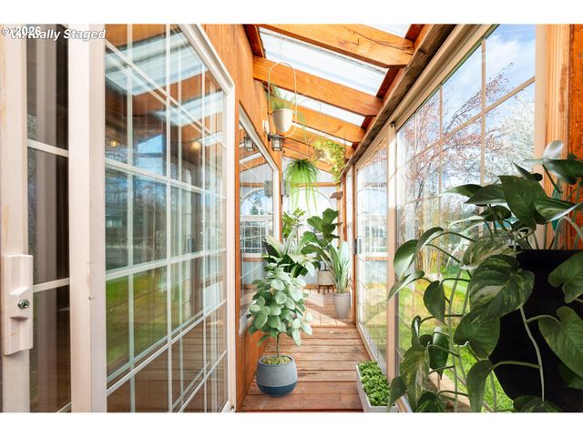 2745 W JAY Ave, Roseburg, OR 97471