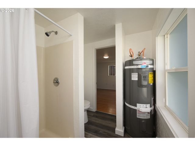 2745 W JAY Ave, Roseburg, OR 97471