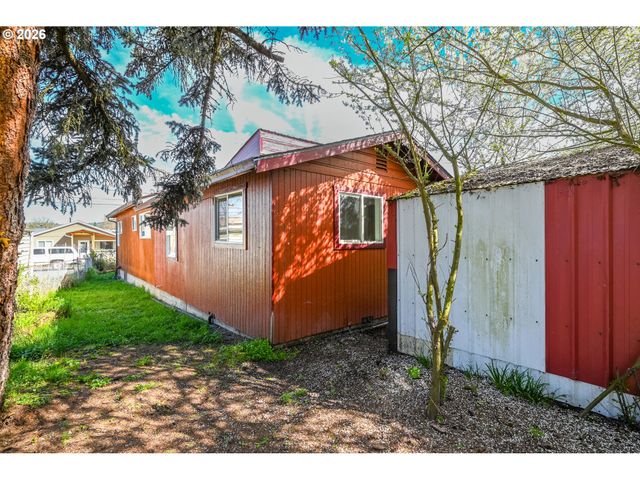 2745 W JAY Ave, Roseburg, OR 97471