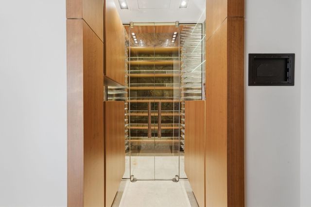 3 Farington Way, The Woodlands, TX 77382