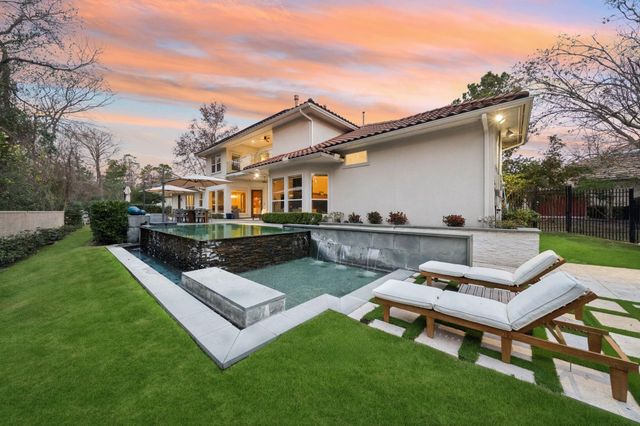 3 Farington Way, The Woodlands, TX 77382