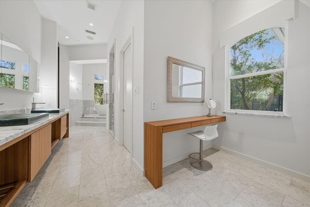 3 Farington Way, The Woodlands, TX 77382