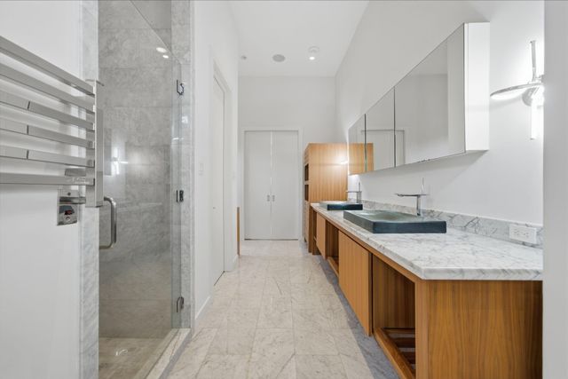 3 Farington Way, The Woodlands, TX 77382