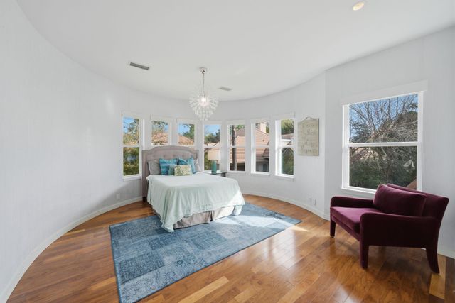 3 Farington Way, The Woodlands, TX 77382