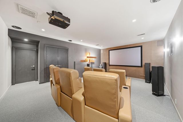 3 Farington Way, The Woodlands, TX 77382