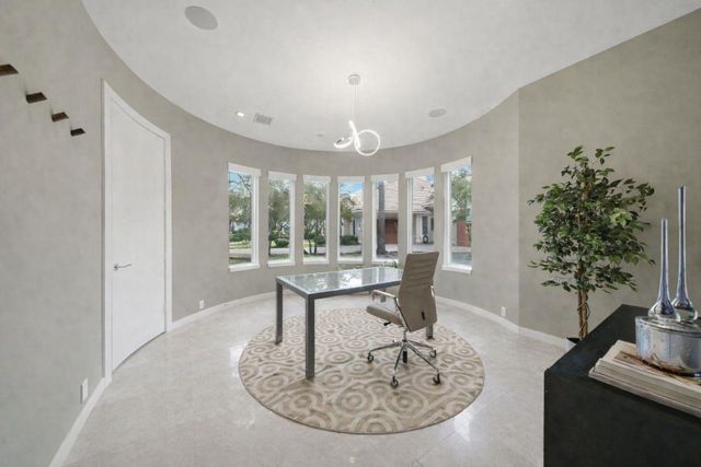 3 Farington Way, The Woodlands, TX 77382