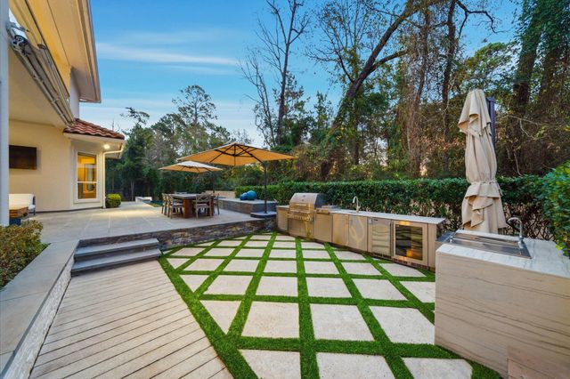 3 Farington Way, The Woodlands, TX 77382