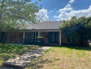 6040 Wester Avenue, Fort Worth, TX 76133