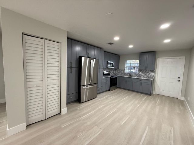 1215 NW 2nd Street, Fort Lauderdale, FL 33311