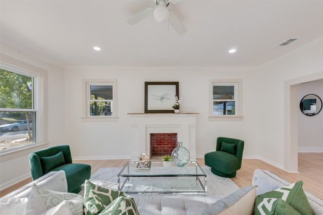 922 Cristler Avenue, Dallas, TX 75223