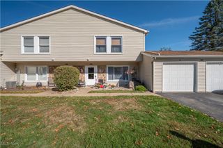 3063 Ivy Hill Circle D, Cortland, OH 44410