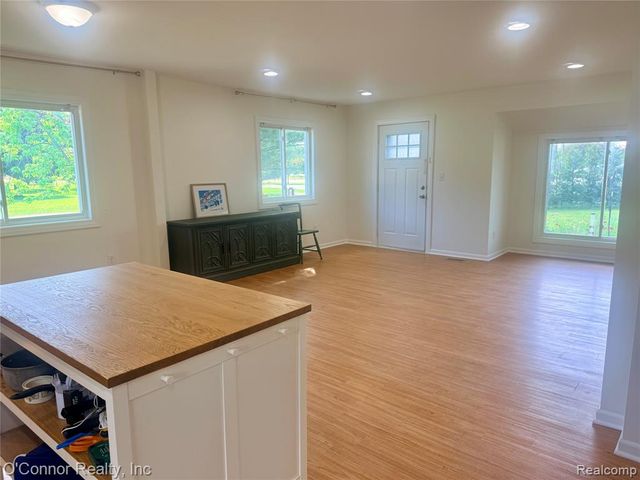 1930 Gratiot Blvd, Marysville, MI 48040