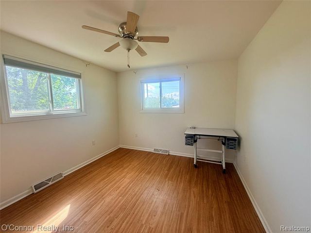1930 Gratiot Blvd, Marysville, MI 48040
