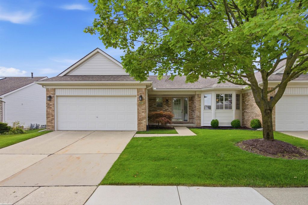 17248 Mayfield Drive, Macomb Twp, MI 48042