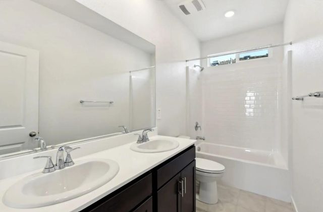 4569 Holiday Ln, Lincoln, CA 95648