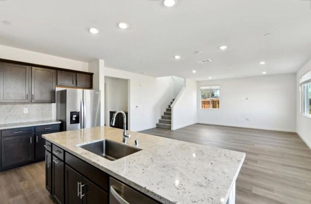 4569 Holiday Ln, Lincoln, CA 95648