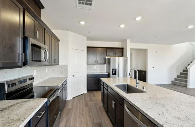 4569 Holiday Ln, Lincoln, CA 95648