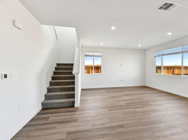 4569 Holiday Ln, Lincoln, CA 95648