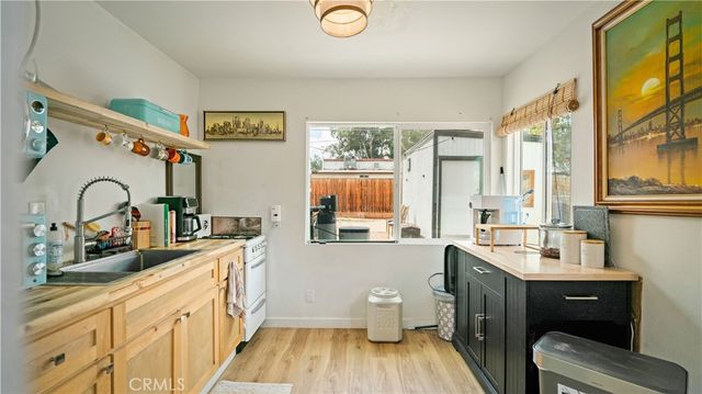 6972 Tamarisk Avenue, Yucca Valley, CA 92284